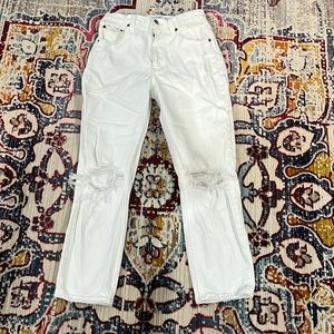 The mom high rise white jeans. Size 2